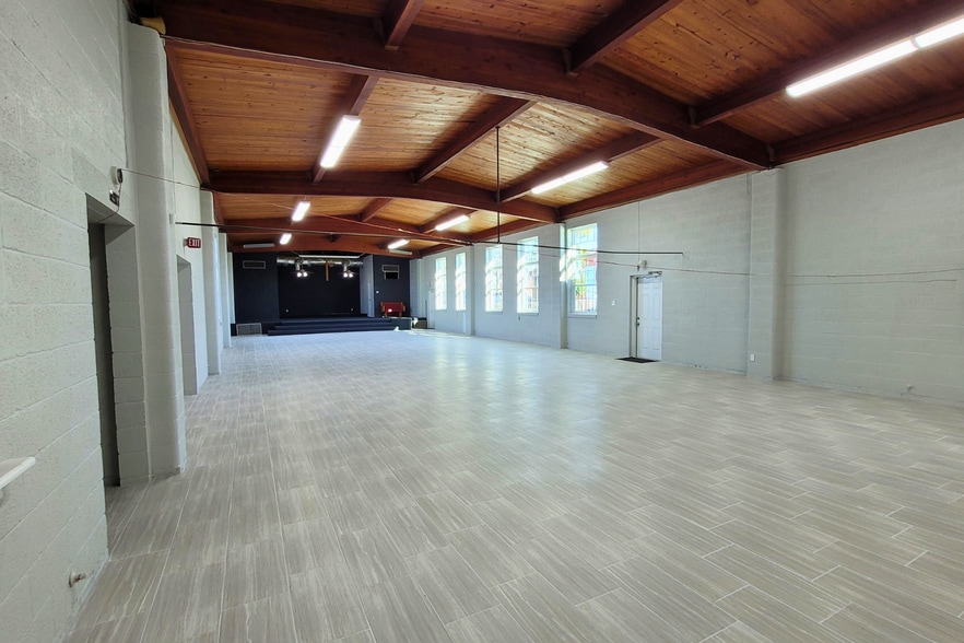More Photos Of 2945 Sunnyvale St, Dallas Religious Facility For Sale