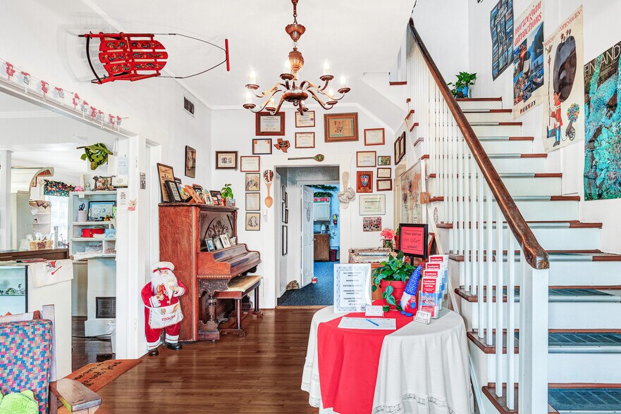 More Photos Of 1617 K Ave, Plano Storefront Retail Office For Sale