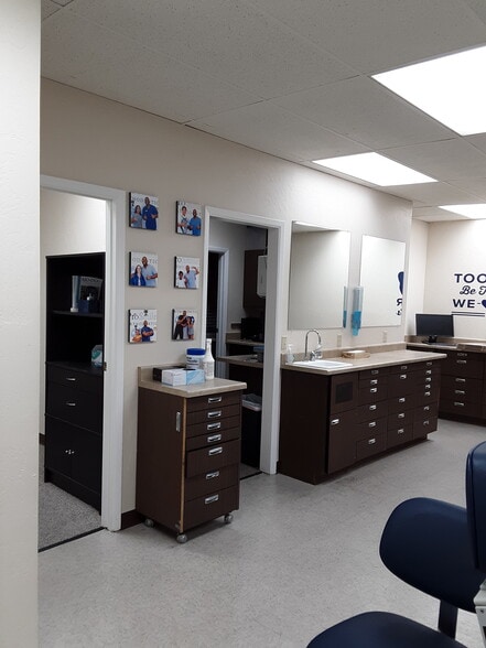 More Photos Of 13210 W Van Buren St, Goodyear Office For Lease