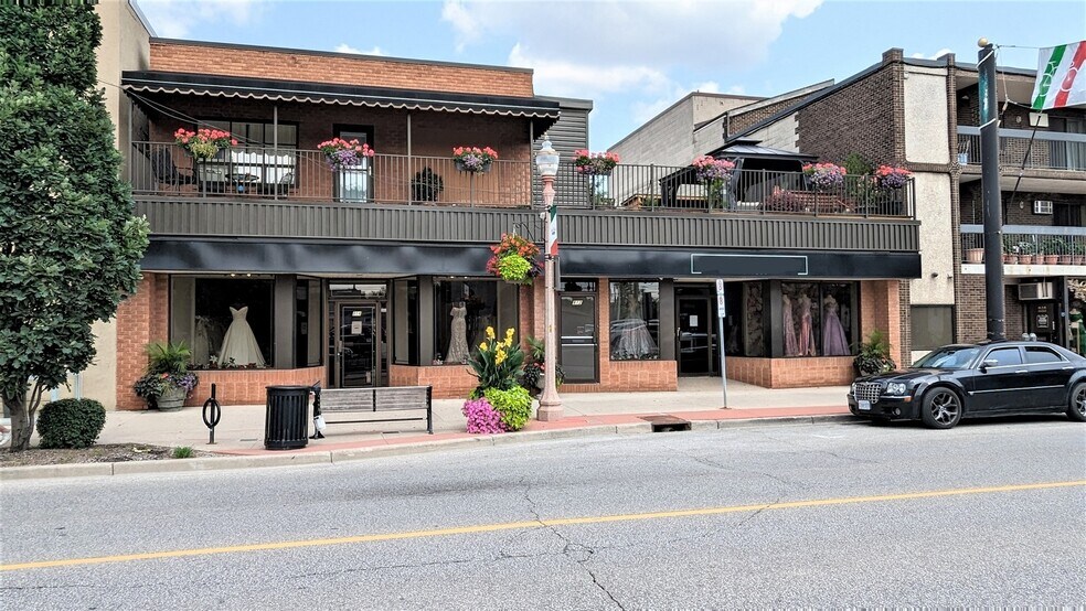 More Photos Of 816 Erie St E, Windsor Storefront Retail Residential For Sale