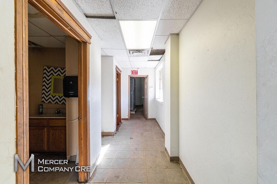 More Photos Of 900 N 4th St, Guthrie Manufacturing For Lease