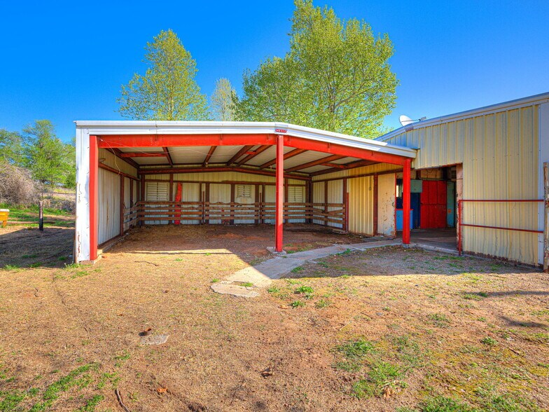 More Photos Of 601 Cimarron Rd, Tuttle Specialty For Sale