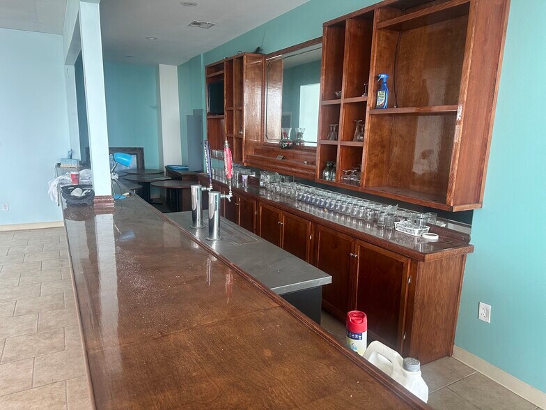 More Photos Of 2101 Paris Rd, New Orleans Service Station For Lease