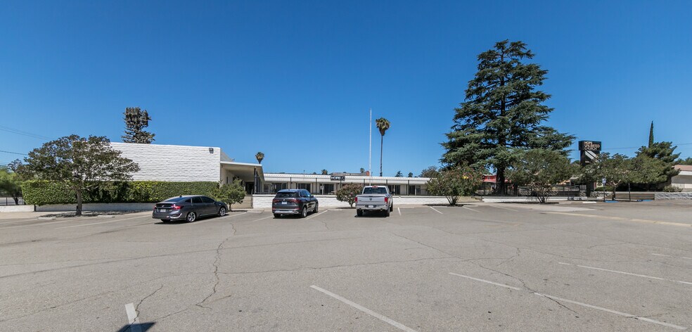 More Photos Of 1170 W Ramsey St, Banning Freestanding For Lease