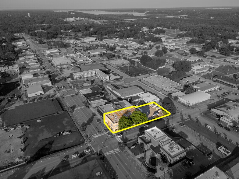 More Photos Of 300 E Tennessee St, Florence Flex For Sale