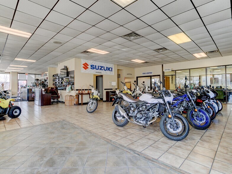 More Photos Of 2007-2015 E 11th St, Tulsa Auto Dealership For Sale