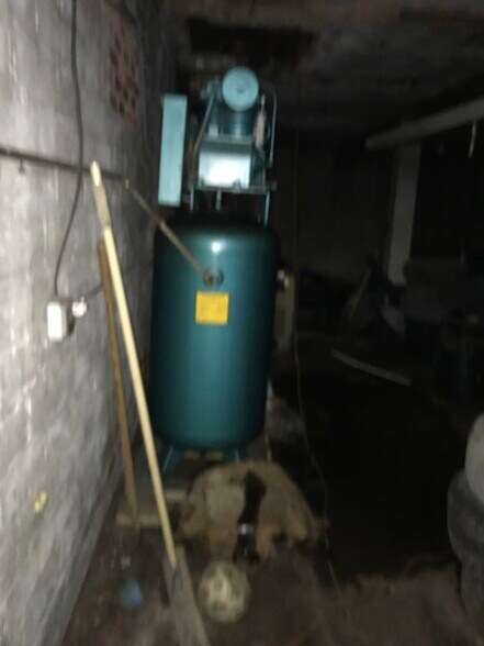 More Photos Of 1818 Colwell St, Pittsburgh Warehouse For Sale