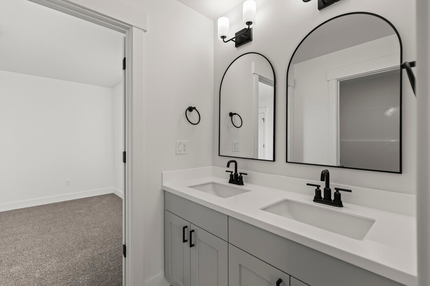 More Photos Of 39 N 200 E, Richfield Multifamily For Sale