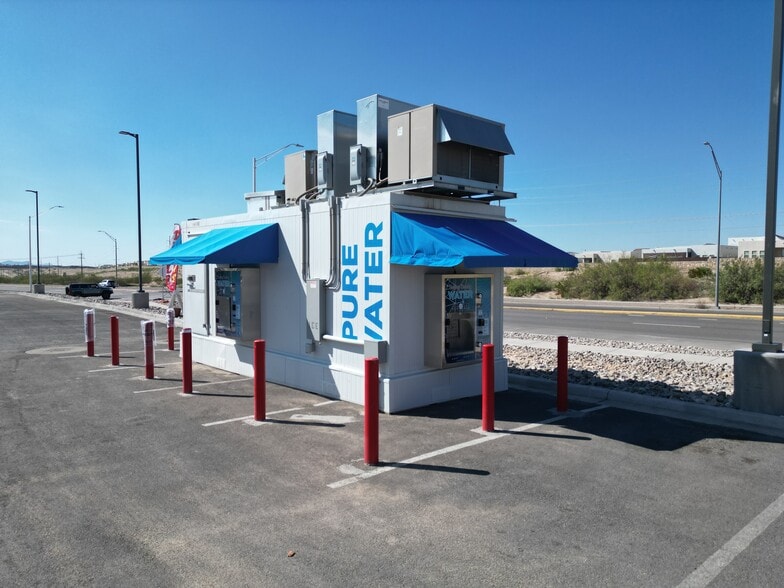 More Photos Of 13496 Horizon Blvd, El Paso Storefront Retail Office For Sale