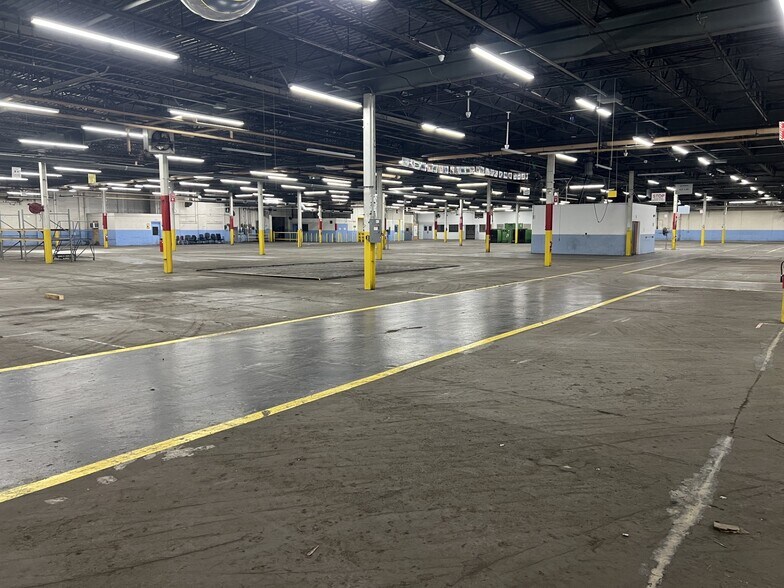 More Photos Of 330 Turner St, Attleboro Manufacturing For Lease
