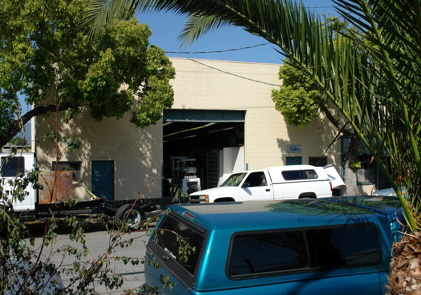 More Photos Of 120 Santa Barbara St, Santa Barbara General Retail For Lease