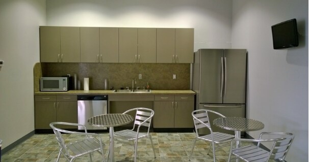 More Photos Of 1515 Round Table Dr, Dallas Warehouse For Lease