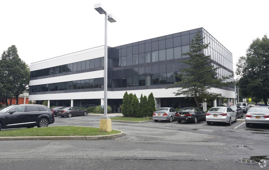 More Photos Of 999 Walt Whitman Rd, Melville Office For Lease