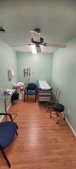 More Photos Of 315 E Pleasant Run Rd, DeSoto Medical For Sale