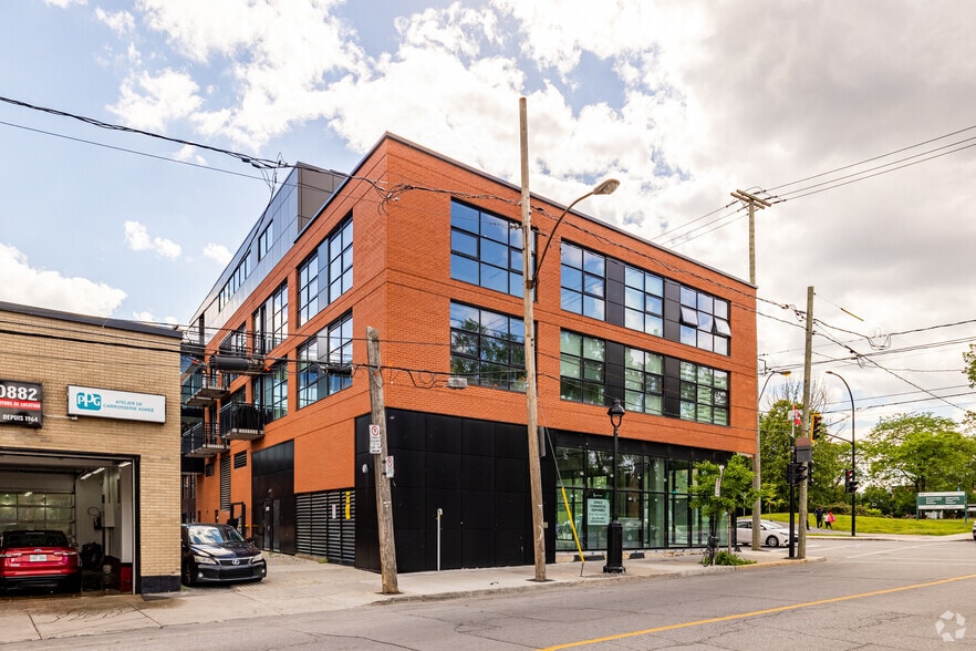 More Photos Of 2600-2608 St Saint-Patrick, Montréal Apartments For Lease