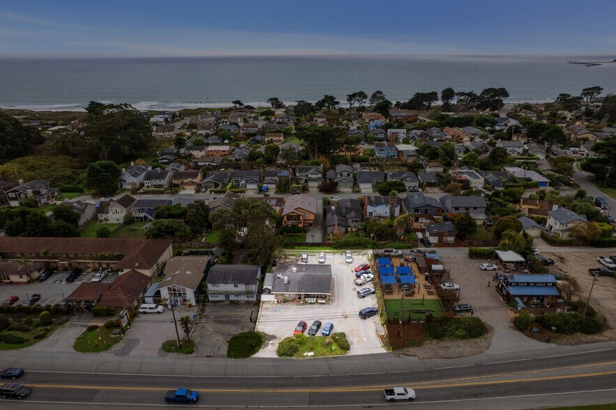 More Photos Of 3048 N Cabrillo Hwy, Half Moon Bay Restaurant For Sale