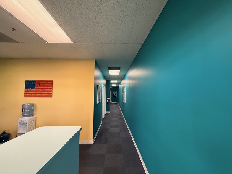 More Photos Of 6027-6127 SE Federal Hwy, Stuart Freestanding For Lease
