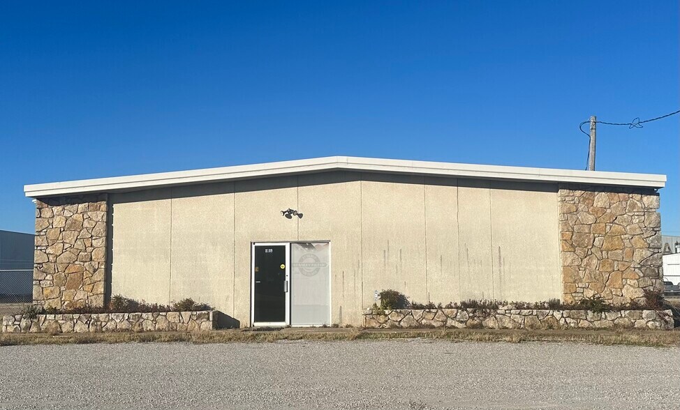 Primary Photo Of 8189 E 44th St, Tulsa Manufacturing For Lease