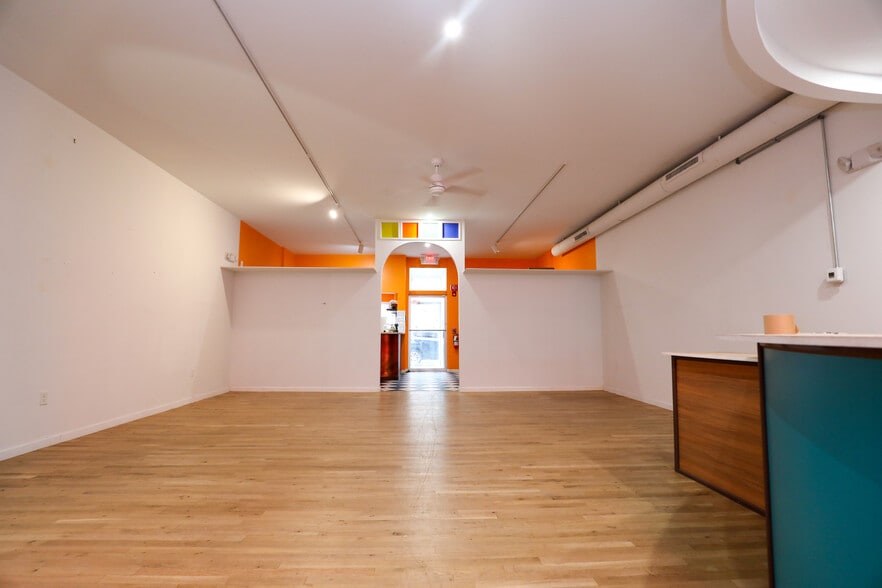 More Photos Of 328 Wall St, Kingston Storefront Retail Office For Lease