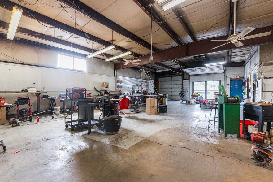 More Photos Of 560 S River St, Batavia Warehouse For Sale
