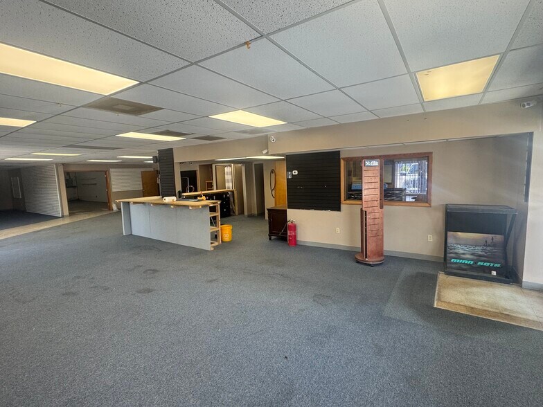 More Photos Of 6399 Haines Rd, Saint Petersburg Freestanding For Lease