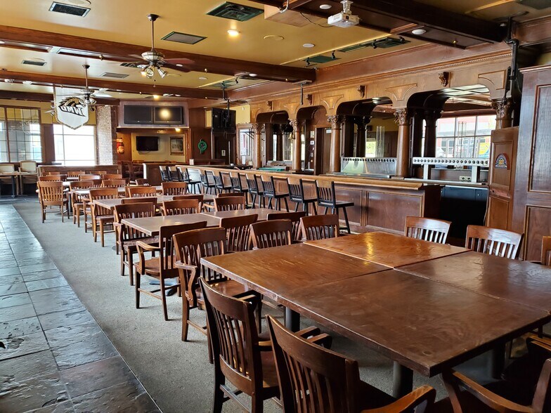 More Photos Of 4210 Stadium Dr, Kalamazoo Freestanding For Lease