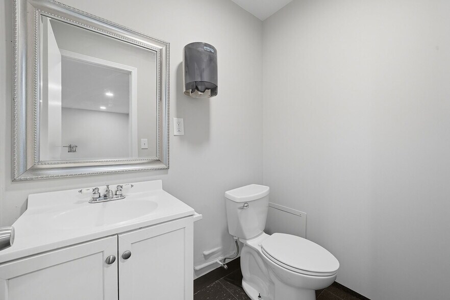 More Photos Of 2025 Marshall Huff Rd, Dallas Warehouse For Sale