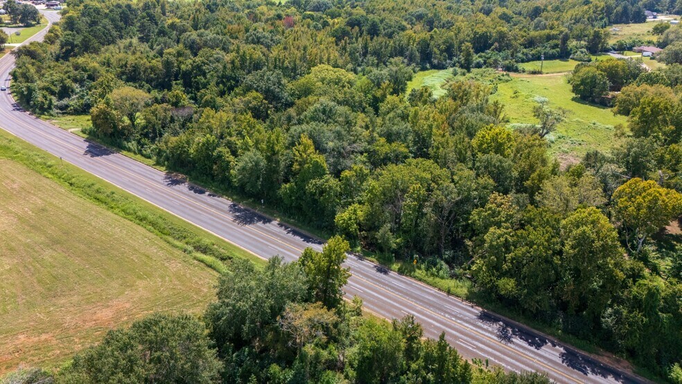 More Photos Of 1507 S Bolton St, Jacksonville Self Storage For Sale