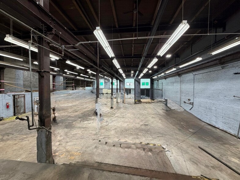 More Photos Of 609 South Blvd, Evanston Warehouse For Sale