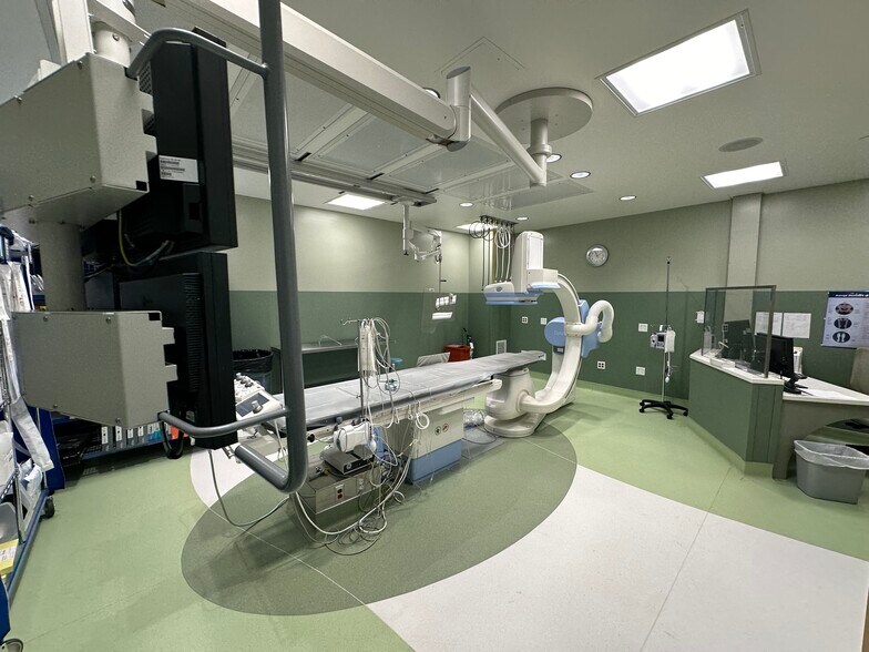 More Photos Of 77 S Dobson Rd, Chandler Medical For Sale