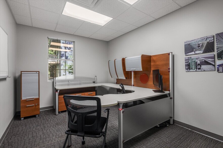 More Photos Of 1589 Metropolitan Blvd, Tallahassee Office For Lease