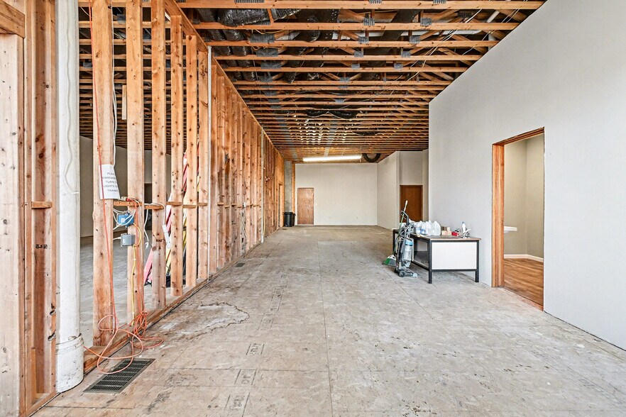 More Photos Of 418 E Coolbaugh St, Red Oak Storefront Retail Residential For Sale