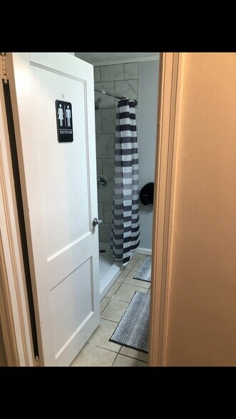 More Photos Of 340 Lockheed Ave SE, Marietta Healthcare For Sale