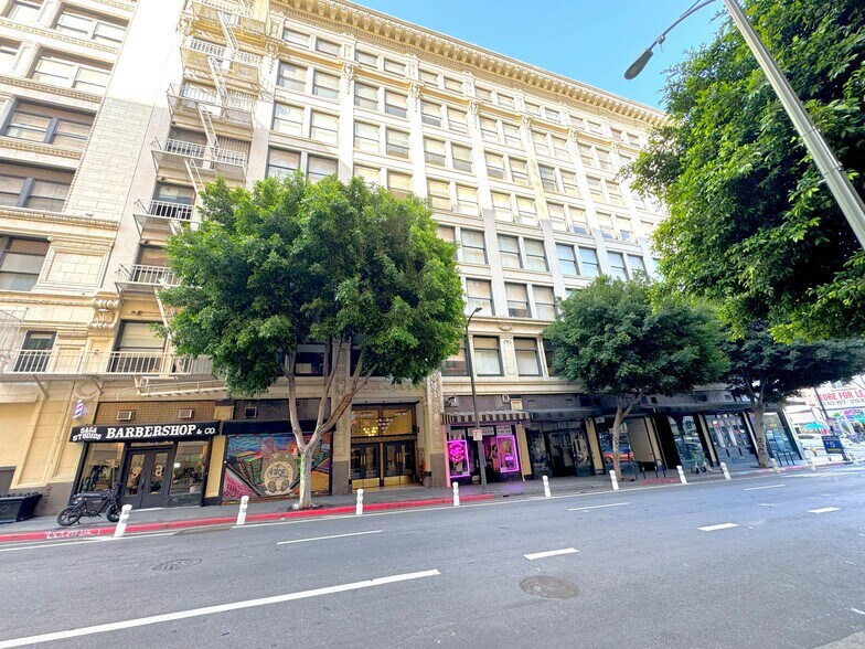 More Photos Of 121 E 6th St, Los Angeles Apartments For Lease