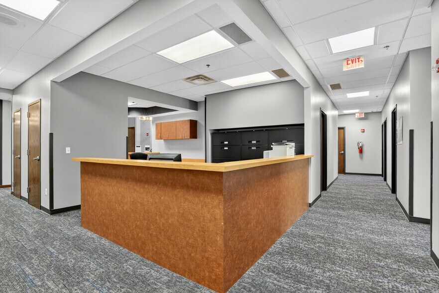 More Photos Of 11401 Ash St, Overland Park Medical For Sale