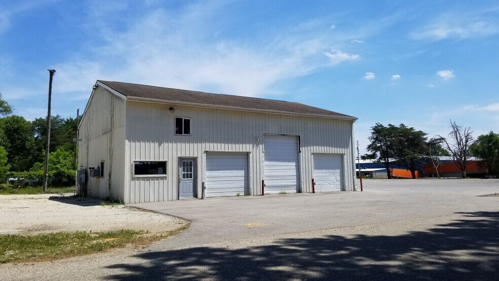 More Photos Of 29423 Phillips St, Elkhart Light Manufacturing For Lease