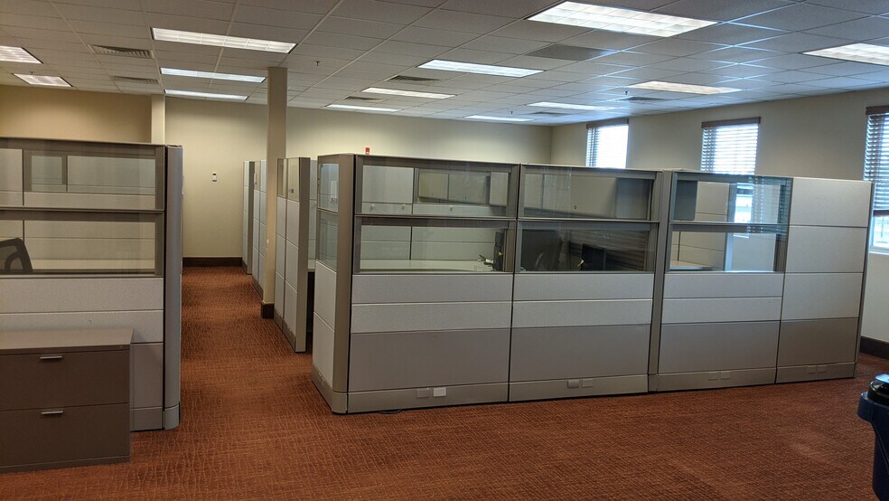 More Photos Of 18750 Interstate 45, Spring Unknown For Lease