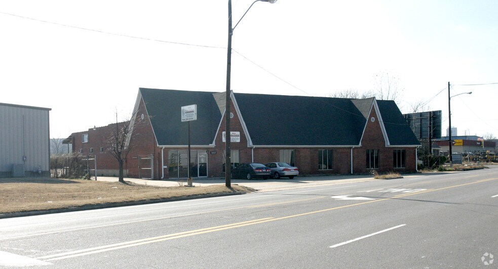 More Photos Of 3425 Messer Airport Hwy, Birmingham Warehouse For Sale
