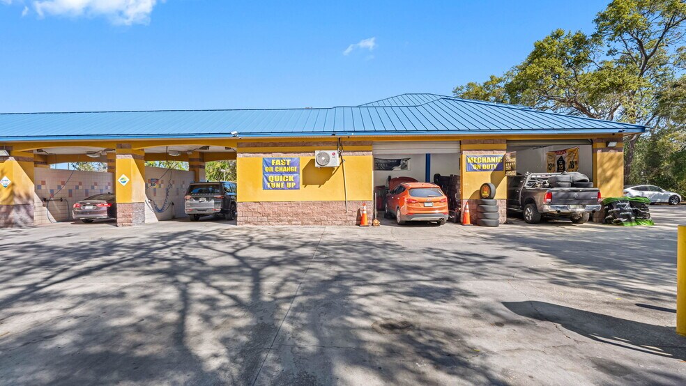 More Photos Of 113 S Valrico Rd, Valrico Carwash For Sale