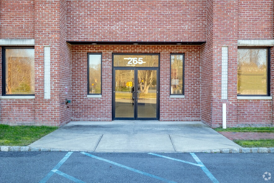 More Photos Of 263-265 Indian Head Rd, Kings Park Medical For Sale