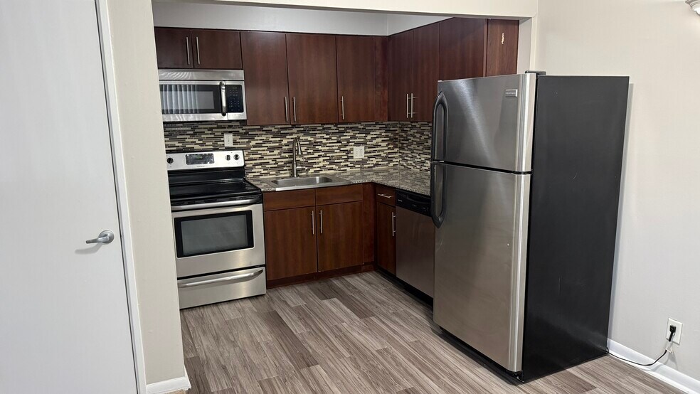More Photos Of 1000 W Huron St, Ann Arbor Apartments For Sale