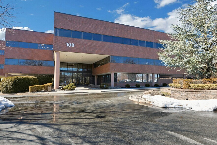 More Photos Of 100 Dutch Hill Rd, Orangeburg Medical For Lease