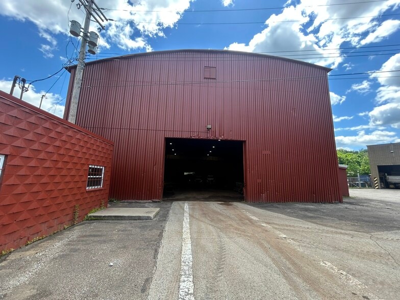 More Photos Of 1920 Lincoln Rd, Pittsburgh Warehouse For Lease