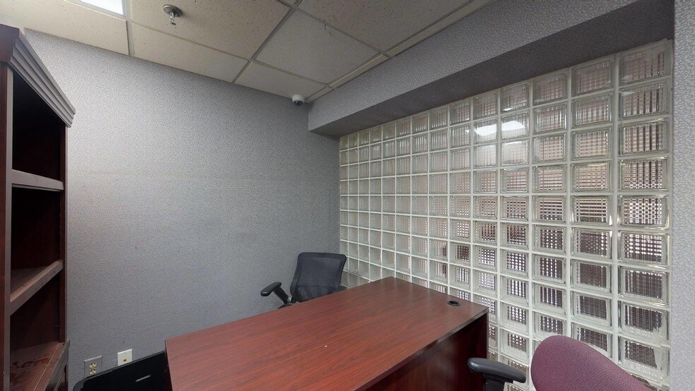 More Photos Of 2000-2010 NW 93rd Ave, Miami Warehouse For Lease