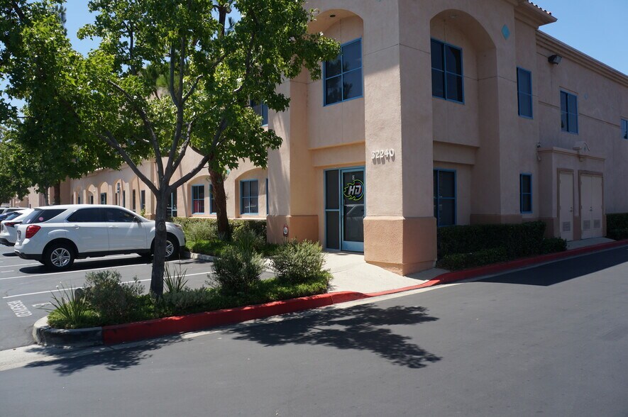 More Photos Of 32242 Paseo Adelanto, San Juan Capistrano Showroom For Lease
