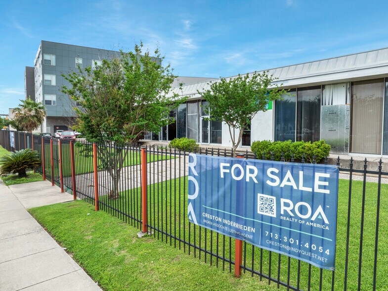 More Photos Of 6430 Hillcroft Ave, Houston Office For Sale