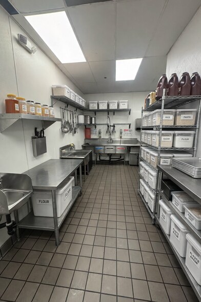 More Photos Of 3338-3350 S La Cienega Blvd, Los Angeles Restaurant For Lease