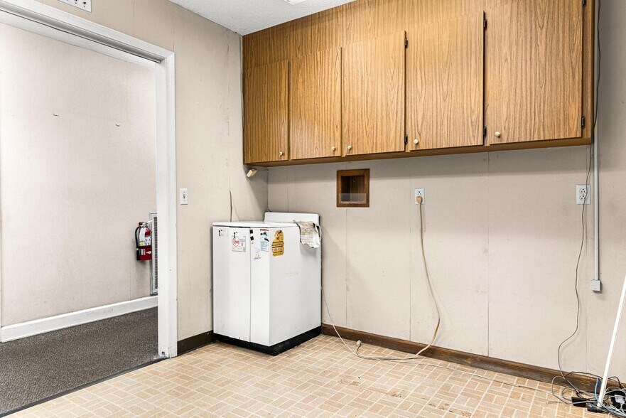 More Photos Of 450 North St, Bamberg Medical For Sale