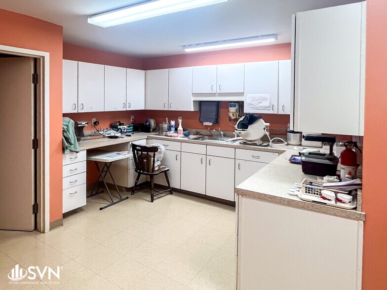 More Photos Of 2134 Nicholasville Rd, Lexington Medical For Sale