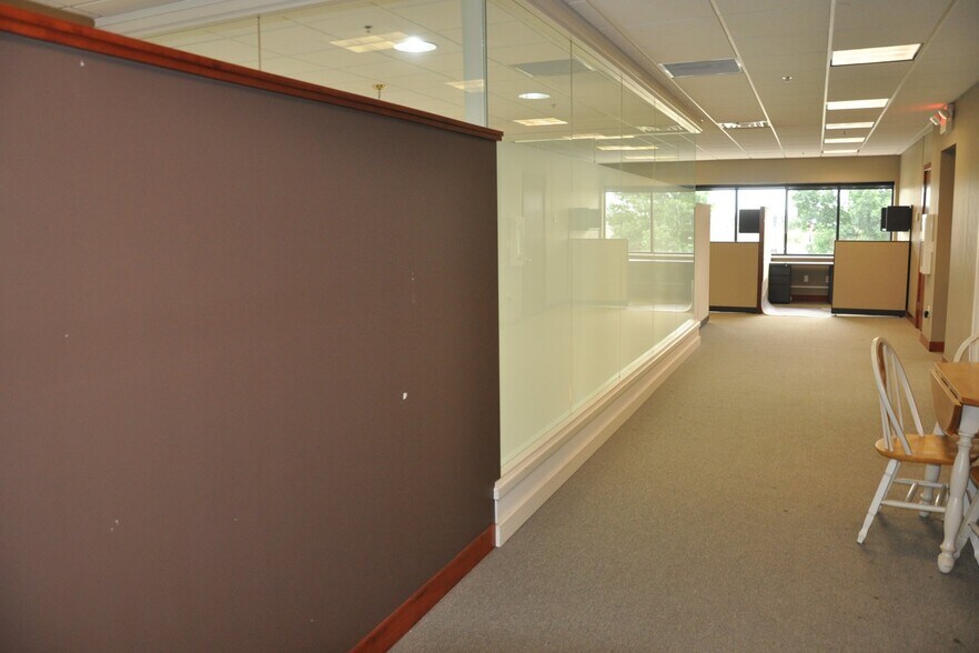 More Photos Of 4134 Deegan Ct, Monticello Office For Lease